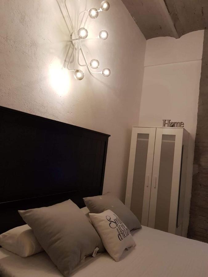 Cozy Rooms Valenza Esterno foto