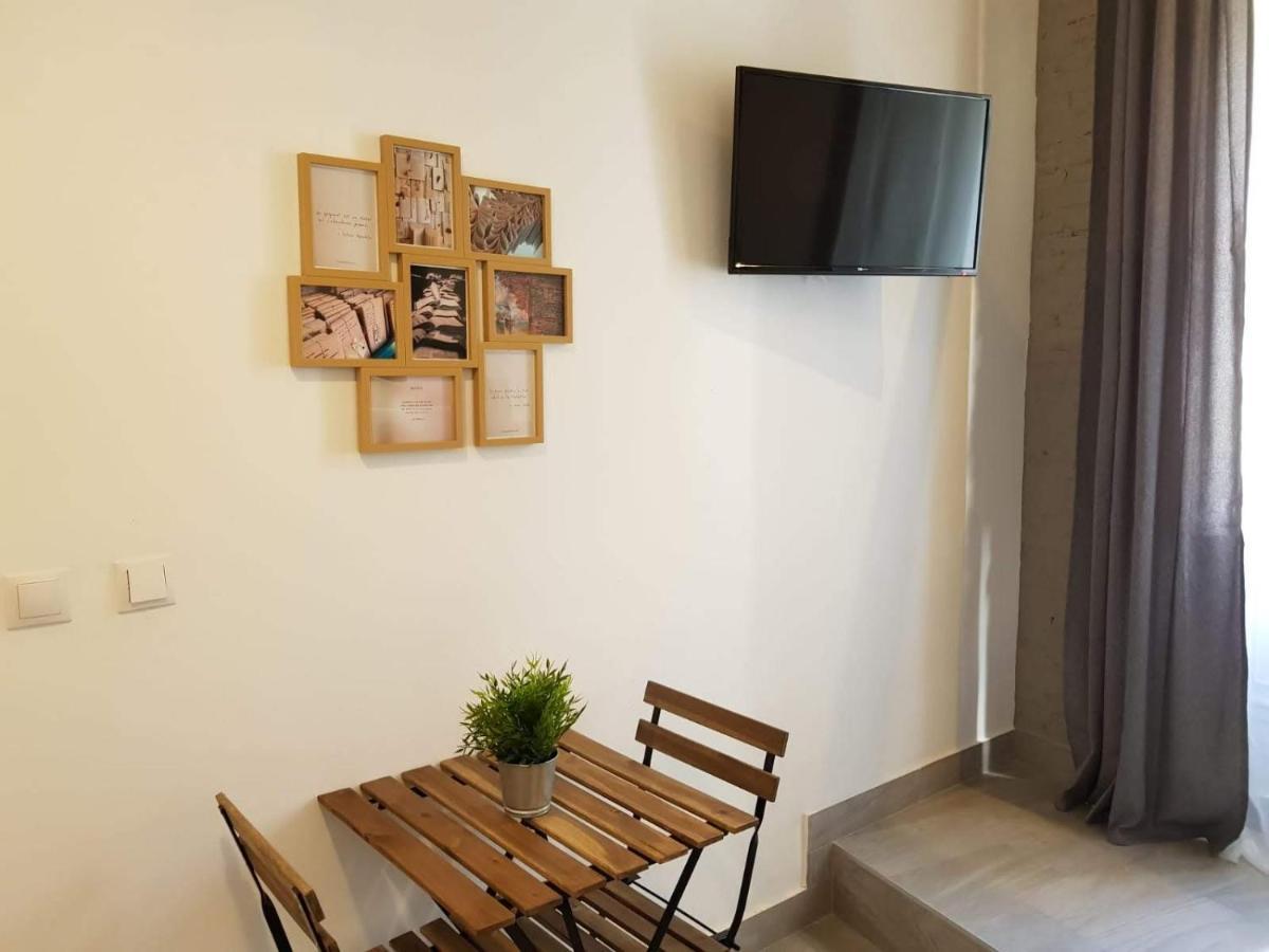 Cozy Rooms Valenza Esterno foto