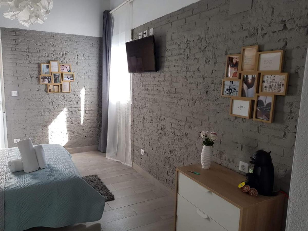 Cozy Rooms Valenza Esterno foto