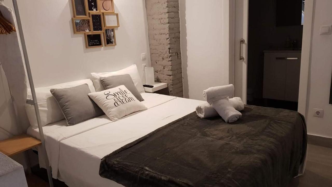 Cozy Rooms Valenza Esterno foto